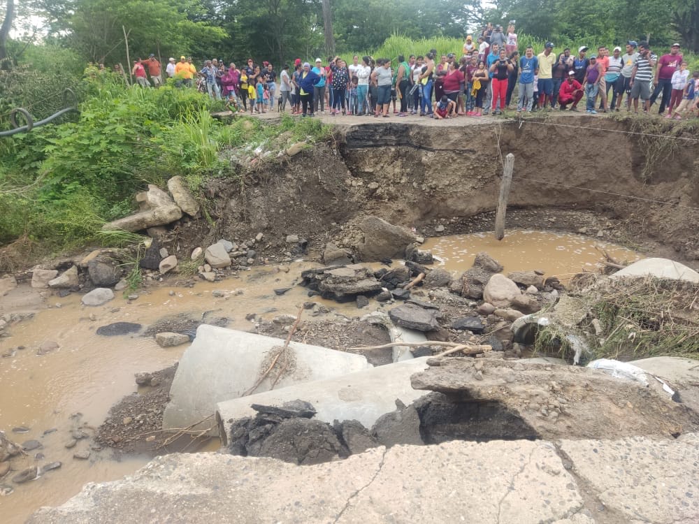 Invilara atiende emergencia en la vía Morroco-Matajey del municipio Torres