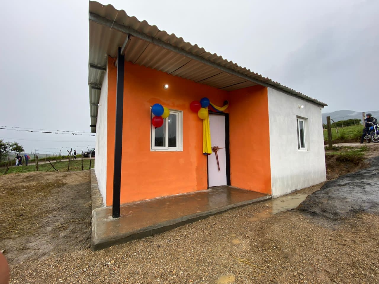 Entregaron cinco viviendas a familias en Brisas de Miracuy de Andrés Eloy Blanco