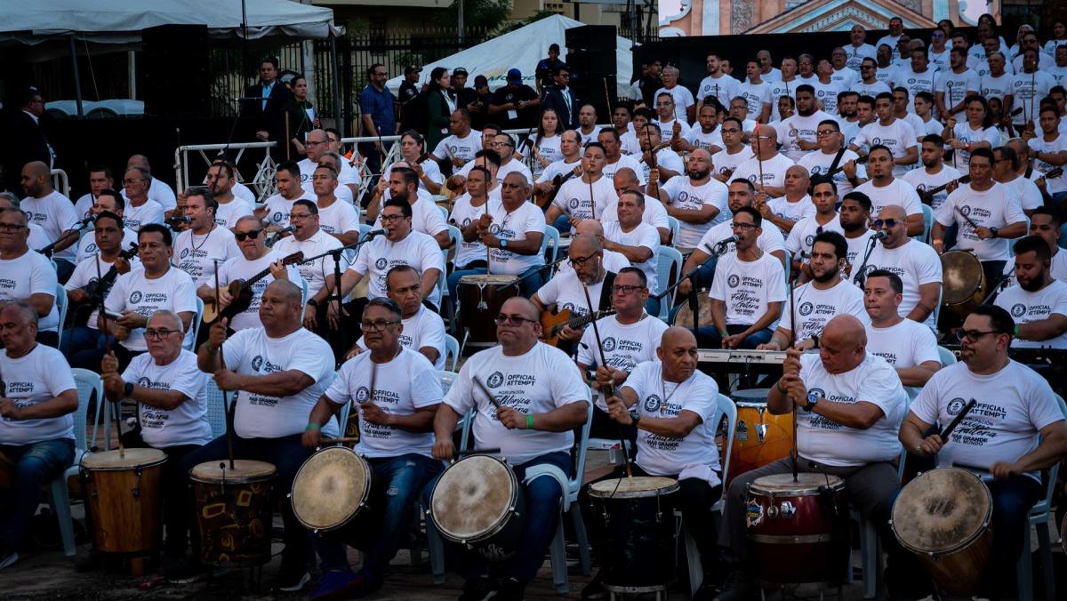 Venezuela logra Récord Guinness por orquesta folclórica más grande