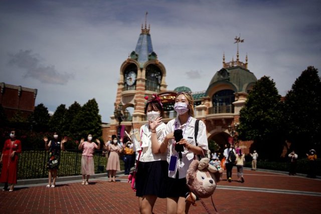 Declaran confinamiento de emergencia en Disneyland Shanghái