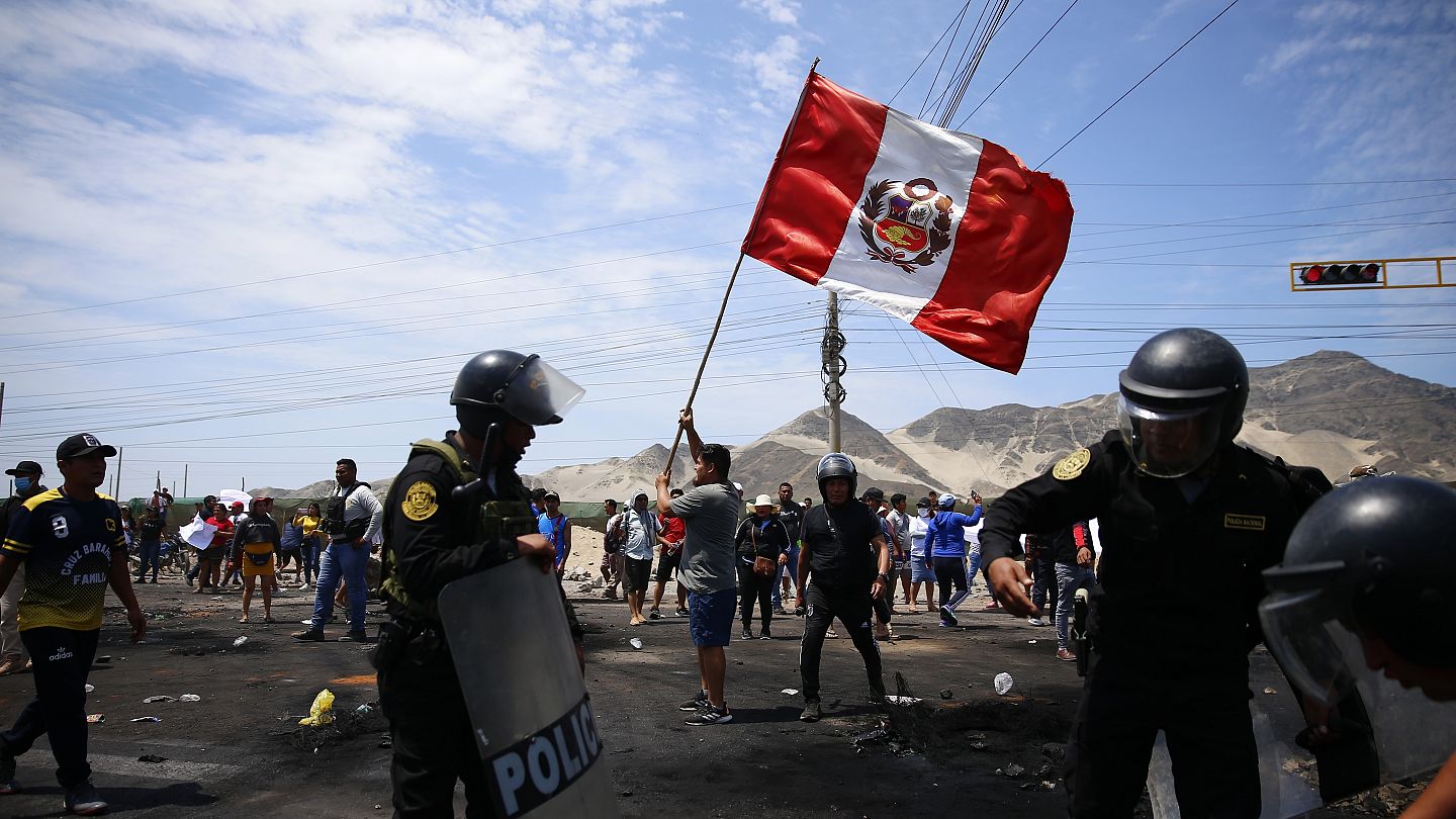 Asciende a 26 los fallecidos tras enfrentamientos en Perú