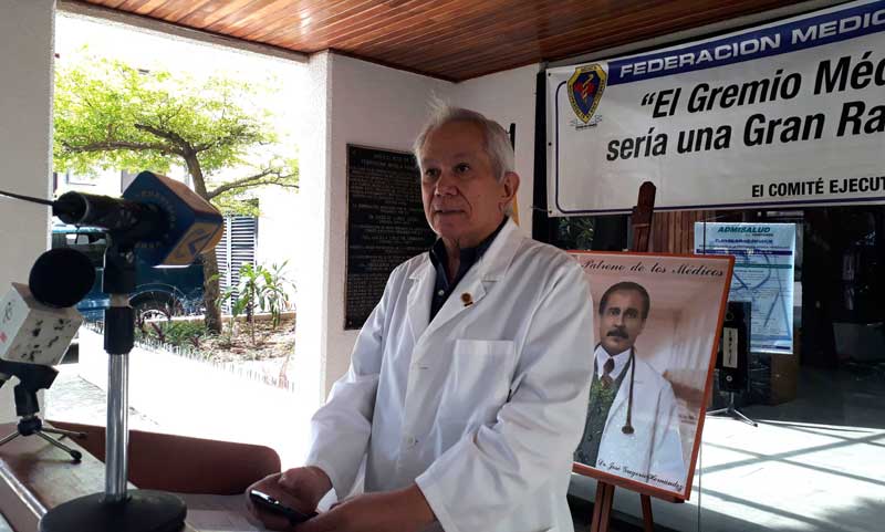 Gremio médico pide participar en diálogo entre Gobierno y Oposición