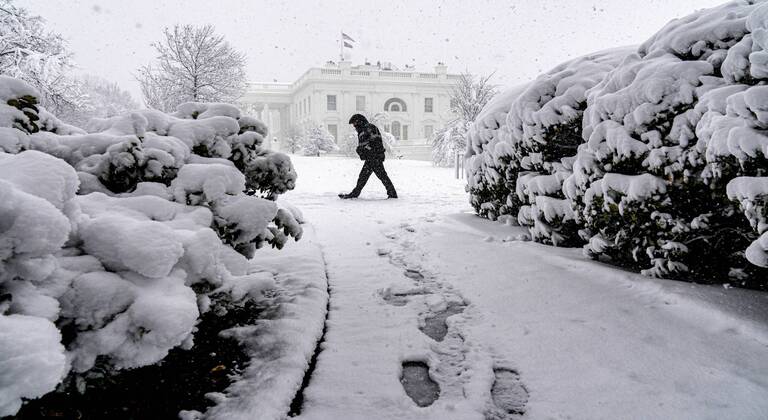 Tormenta invernal mantiene en alerta a más de 65 millones de personas en EEUU