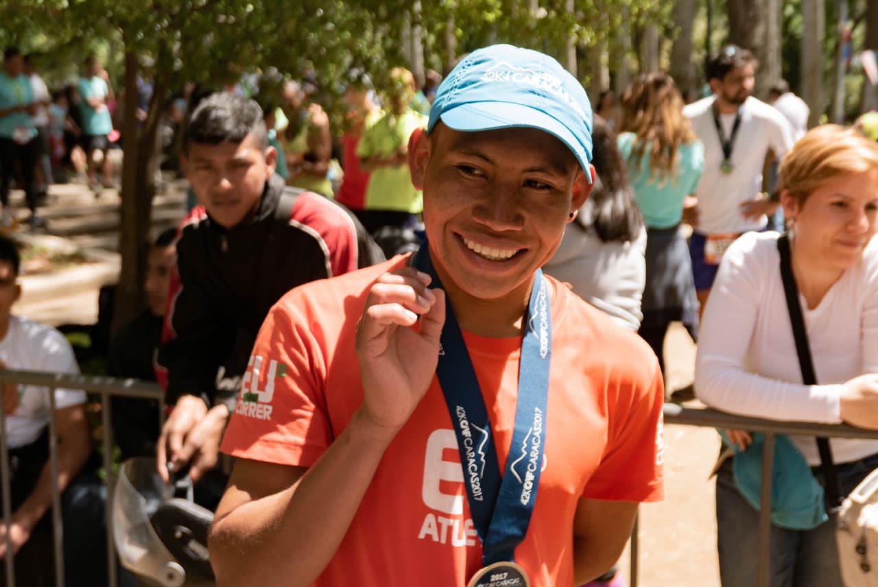 Yurni Lezama: el primer indígena taurepán en correr en el Maratón CAF 2023