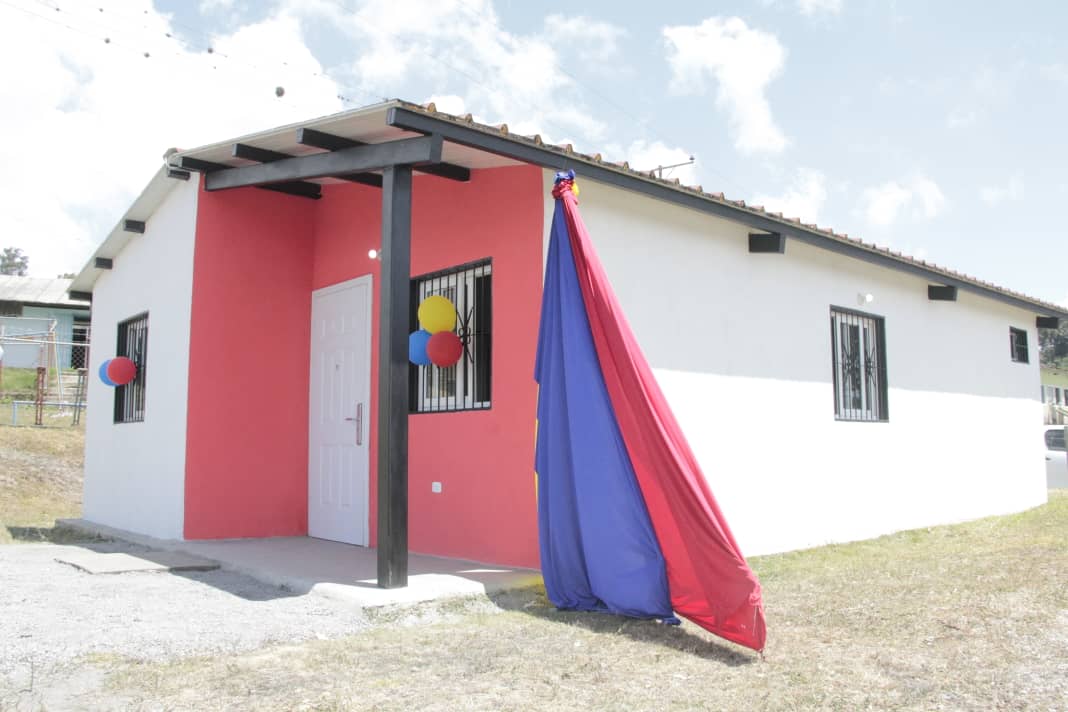 Cinco familias dignificadas por la GMVV en el municipio Jiménez