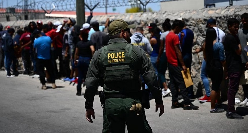 Gobierno de EEUU expulsó a 100 venezolanos bajo el Título 8