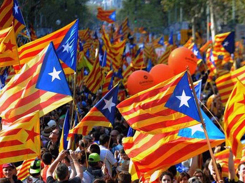 Gobierno de Cataluña declara independencia de España