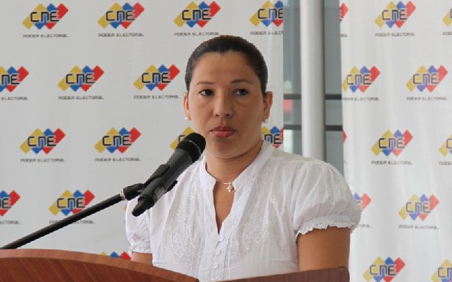 Rectora Tania D’Amelio pidió a electores verificar su selección antes de votar