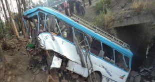 38 estudiantes muertos al caer autobús por precipicio en Etiopía