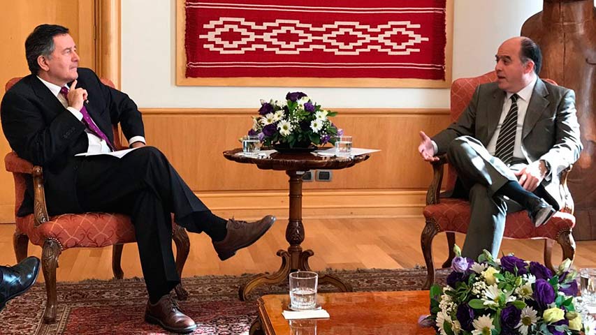 Borges se reunió con el canciller chileno Roberto Ampuero