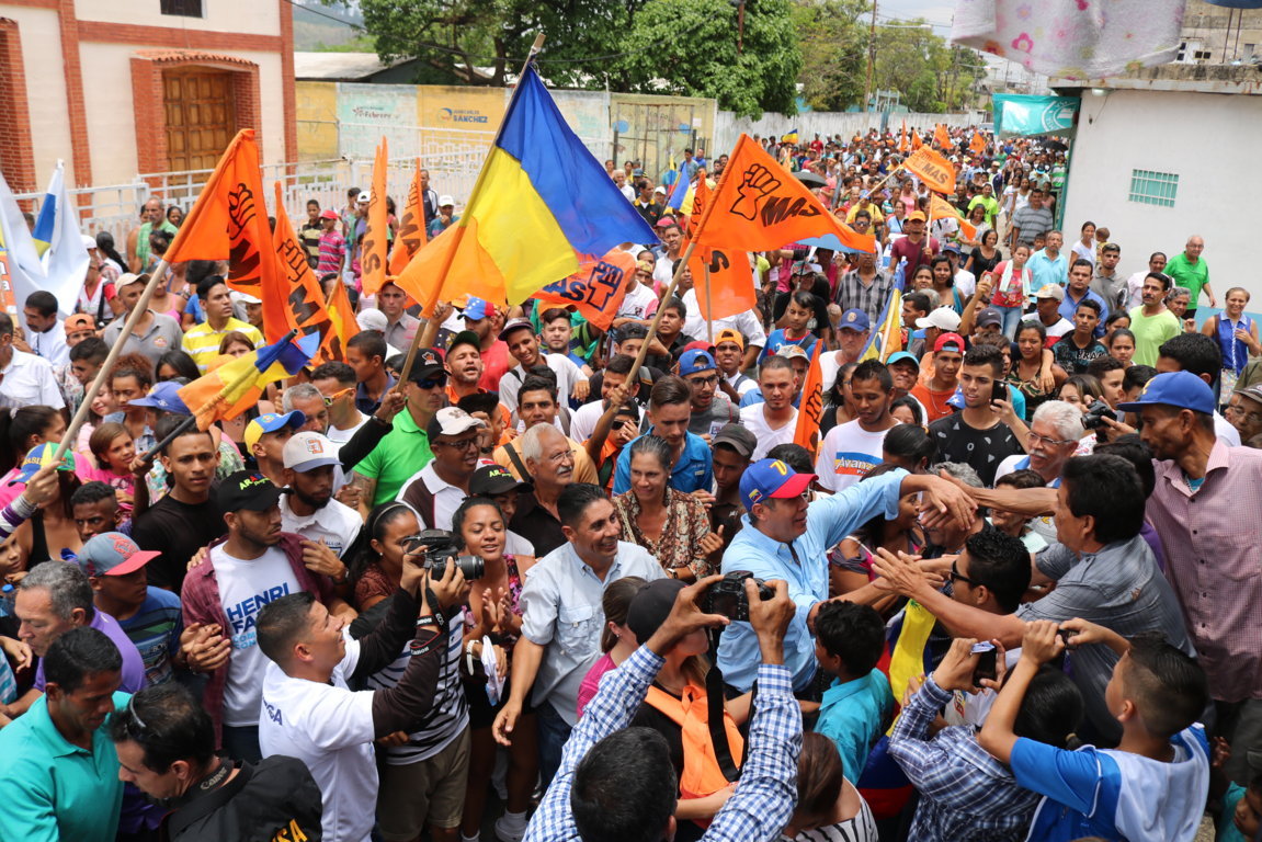 Falcón: El verdadero problema de Venezuela es la economía