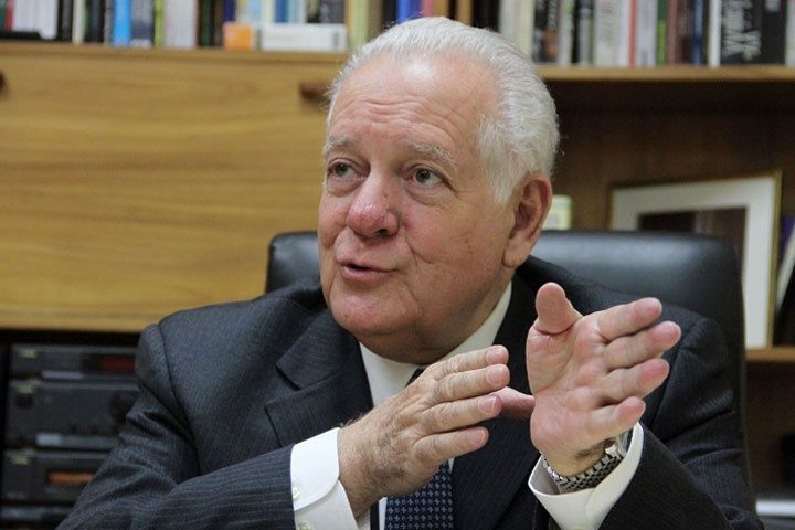 Eduardo Fernández aseveró que los venezolanos tienen la oportunidad de que el país mejore