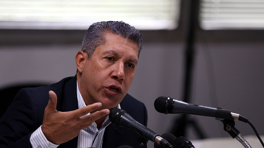 Falcón llama a MUD y Frente Amplio a debatir posturas políticas