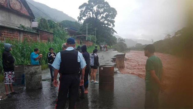 Cierran el paso en carretera del Táchira debido a la crecida del río Torbes