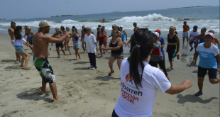 Más de 60 adultos mayores del IMDES disfrutaron día de playa