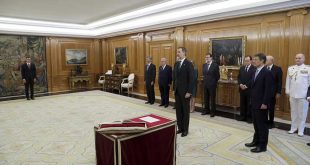 Nuevo presidente de España prometió su cargo ante Felipe VI