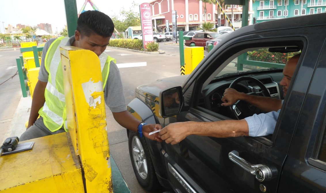Anpage propone que el aumento de tarifa de un estacionamiento sea de Bs. S. 50