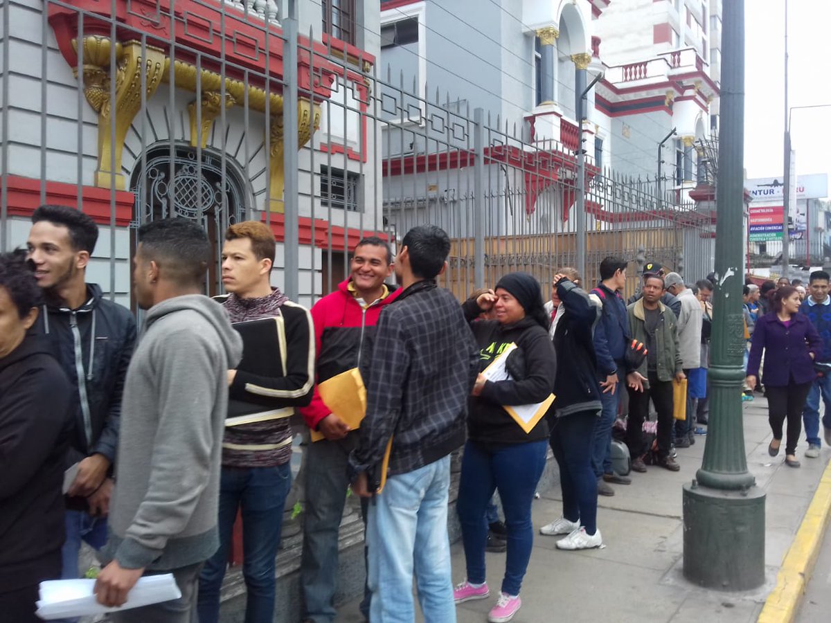 Jorge Arreaza: “hoy siguen llegando compatriotas a nuestra embajada en Lima”
