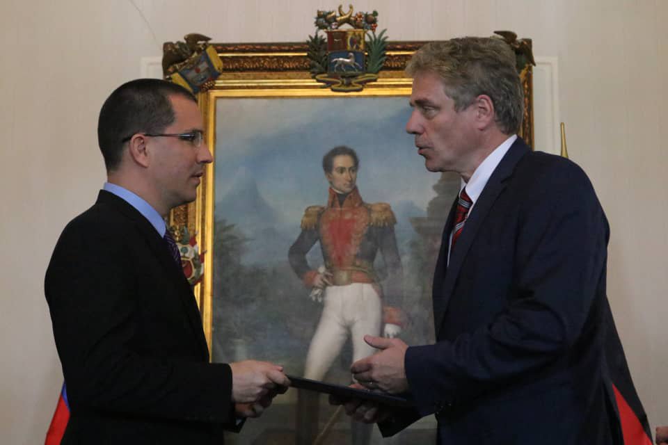 Gobierno nacional da plazo de 48 horas a embajador de Alemania para salir del país