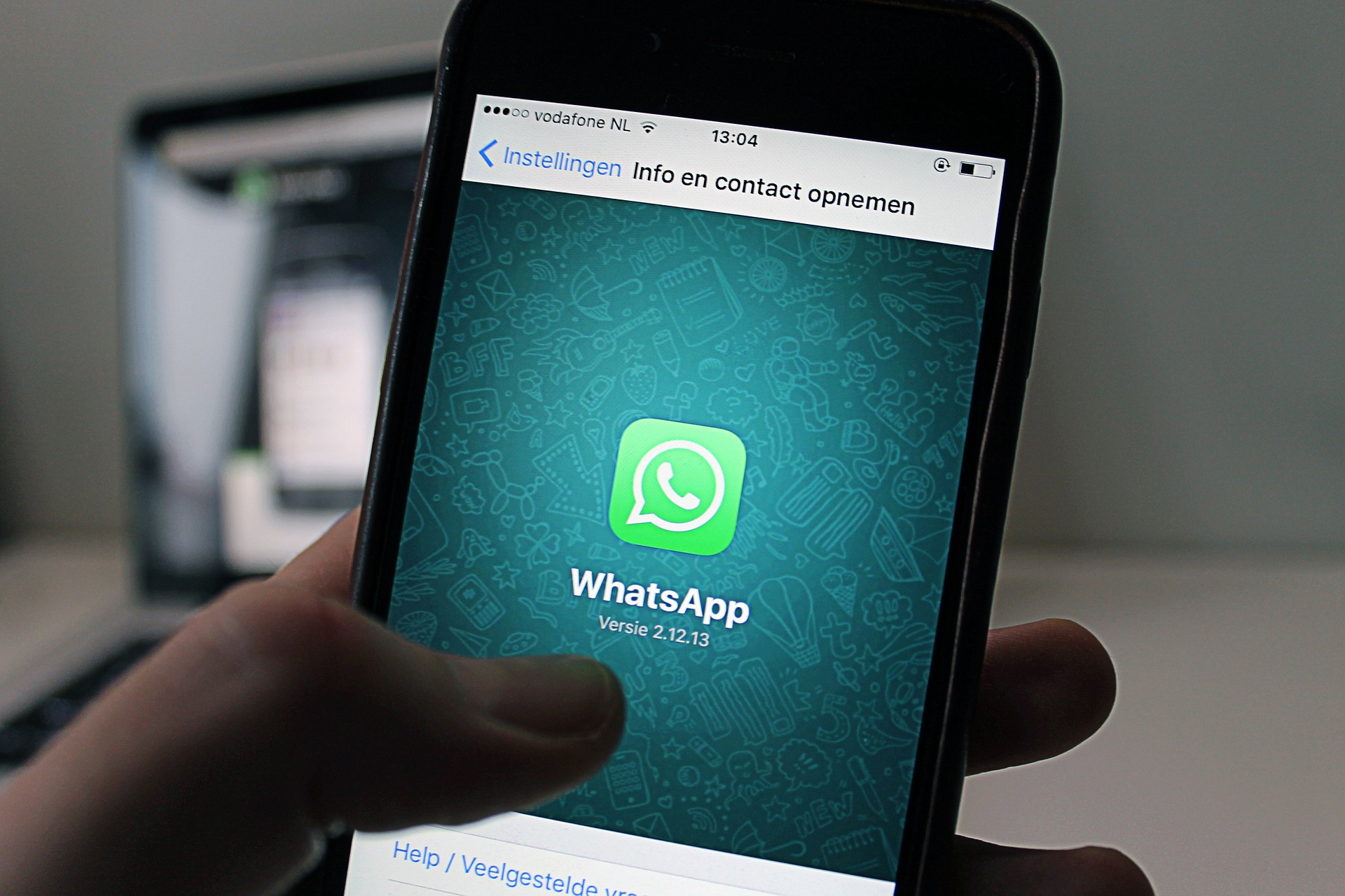 WhatsApp restringirá capturas de pantalla en chats protegidos con huella dactilar