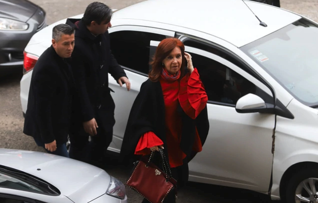 Continúa juicio oral contra Cristina Fernández por presuntas irregularidades en obras públicas