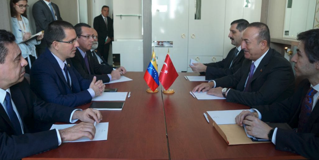 Jorge Arreaza se reunió con su par de Turquía para reforzar las relaciones entre ambos países