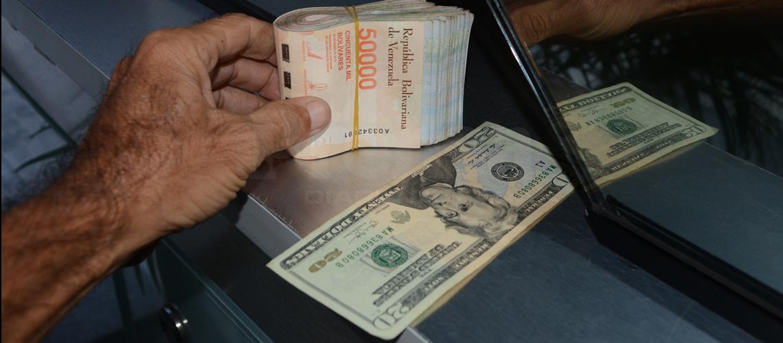 El dólar paralelo amanece en alza este 21 Abril