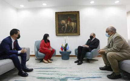Vicepresidenta Delcy Rodríguez denunció retraso en envío de vacunas Covax