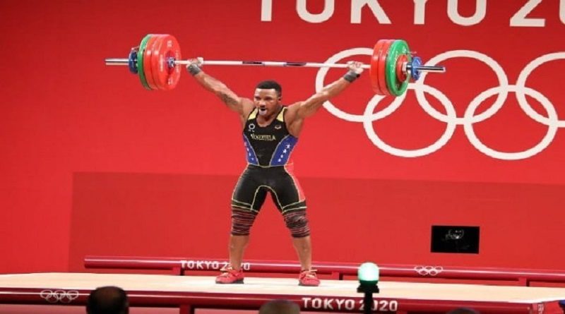 Pesista Julio Mayora le dio a Venezuela su primera medalla en Tokio