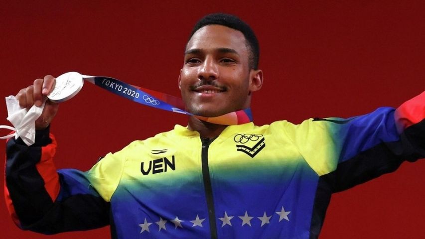 Cinco países de América Latina se coronan campeones en la halterofilia olímpica