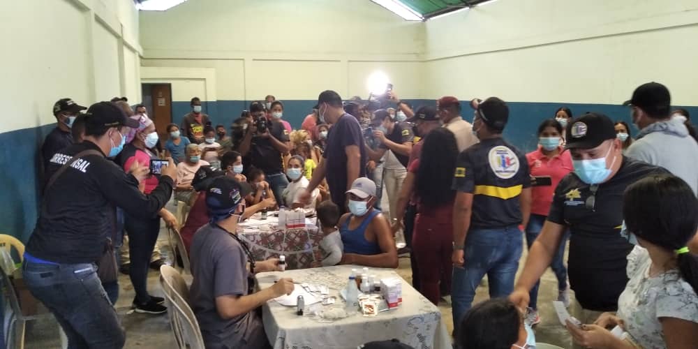 Continúan labores de ayuda y asistencia a familias afectadas en el estado Bolívar
