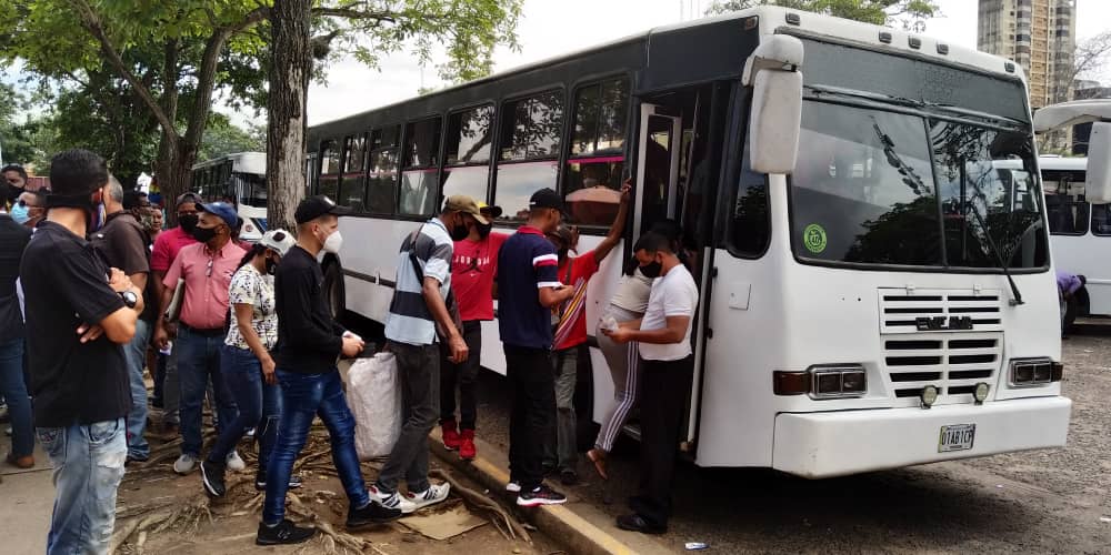 Transportistas exigen aumento de tarifa del pasaje en el estado Bolívar