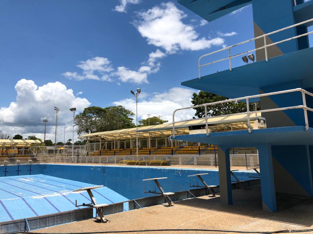 Continúan los trabajos para recuperar la piscina olímpica del Polideportivo Máximo Viloria
