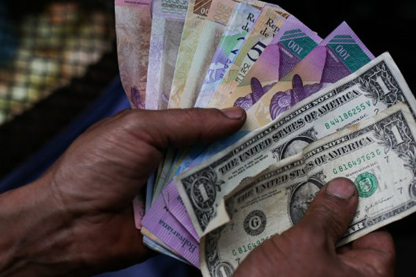 bolivares-dolares-600x400