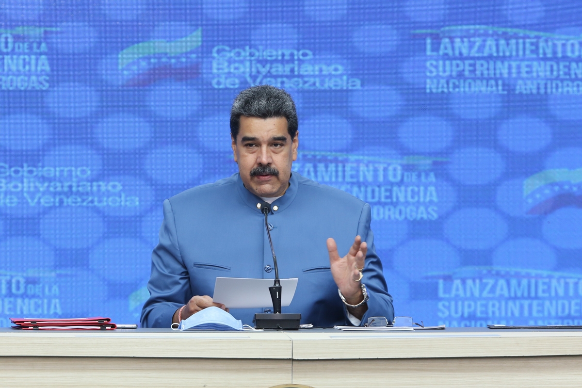Caracas (Venezuela), 18/02/2021.- A handout photo made available by the Miraflores press where Venezuelan President Nicolas Maduro takes part in a government act in Caracas, Venezuela, 18 February 2021. The president of Venezuela Nicolas Maduro created on 18 February an anti-drug superintendency to fight against drug trafficking. EFE/EPA/Miraflores press / HANDOUT MANDATORY CREDIT HANDOUT EDITORIAL USE ONLY/NO SALES