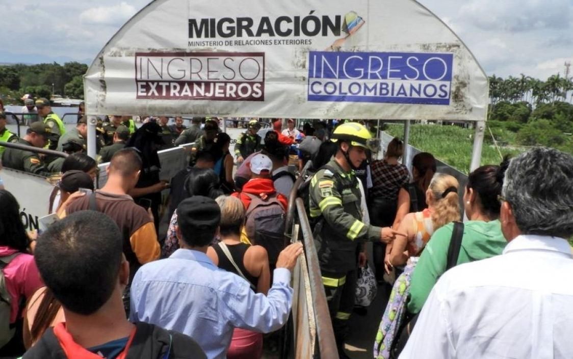 migracion_colombia_en_la_frontera_crop1541163579119.jpg_2086108758