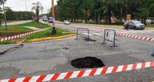 Nuevo hueco vial cerca del Parque El Cardenalito al Este de Barquisimeto