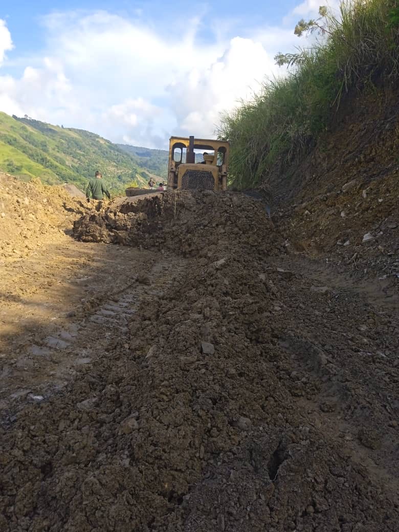 Invilara atiende vías de zonas foráneas de la parroquia Juáres