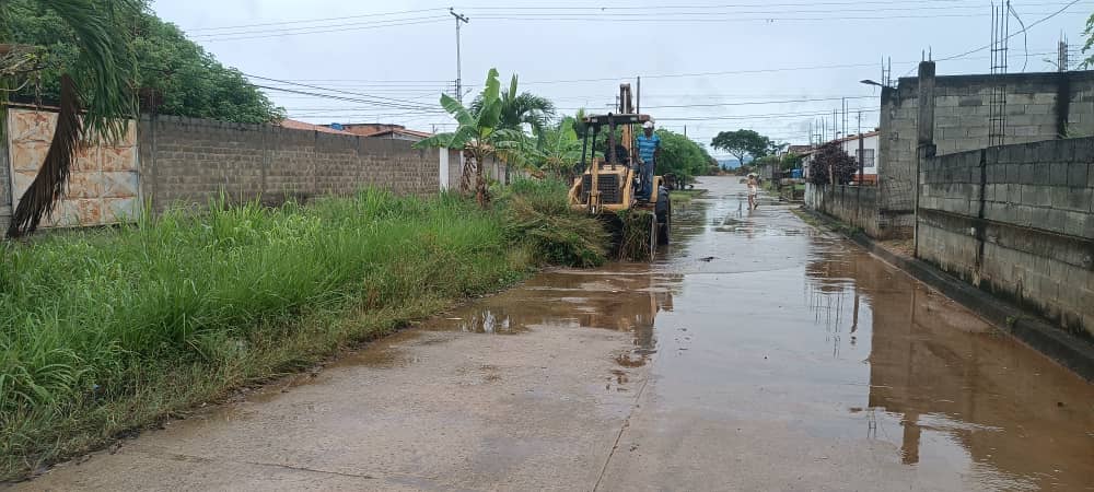 Gobierno de Buroz desplegado en comunidades para atender afectaciones por lluvias