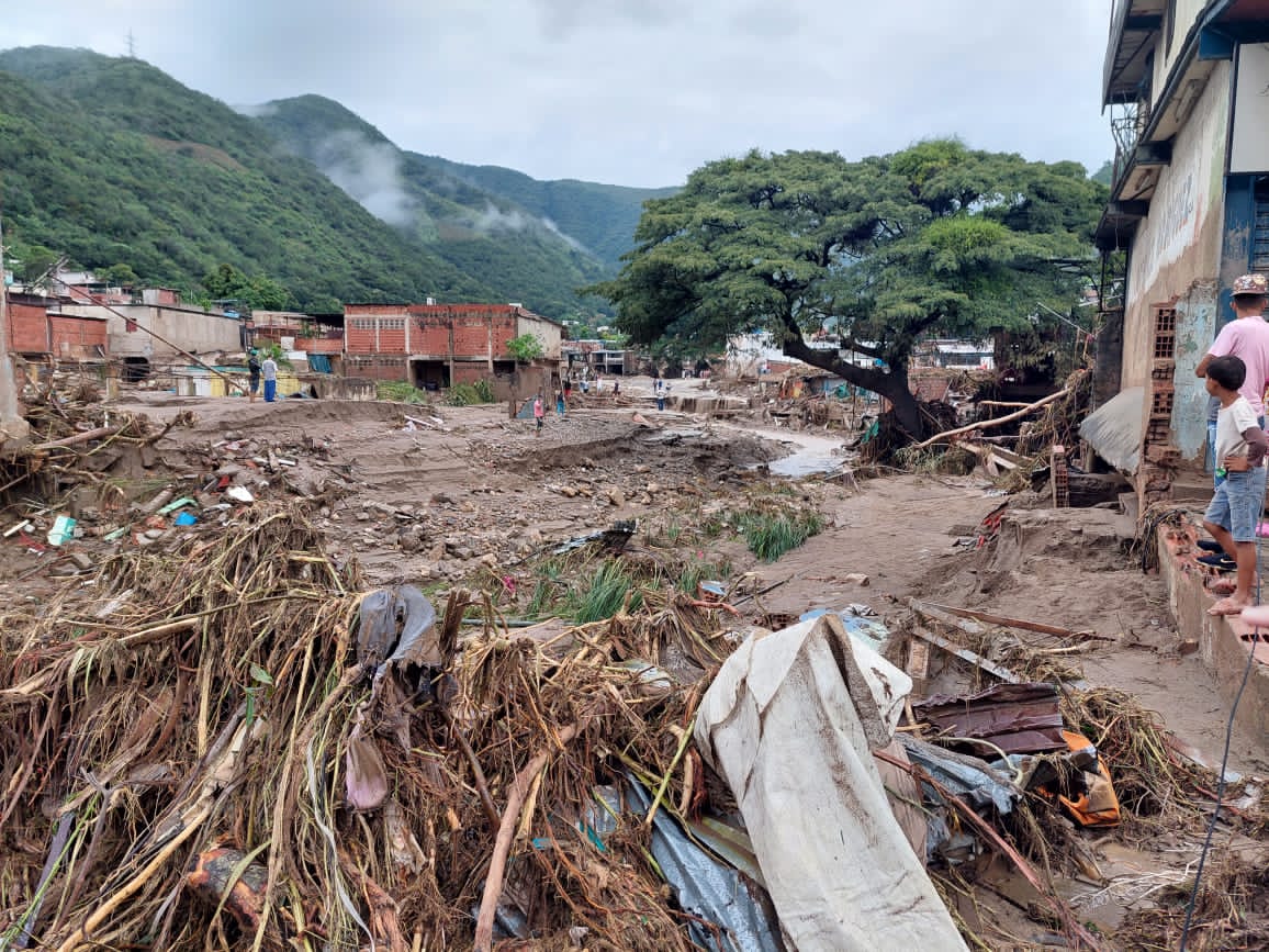 25 fallecidos y más de 50 desaparecidos tras deslave de Tejerías en Aragua