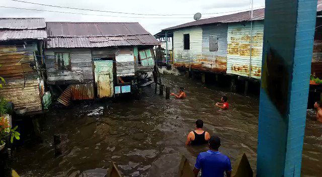 Mar de leva dejó a más de 115 personas afectadas en la Costa oriental del lago de Maracaibo