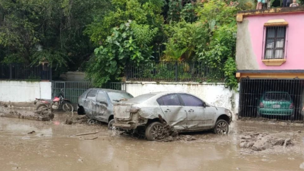 Tres personas perdieron la vida por crecida en El Castaño en Maracay