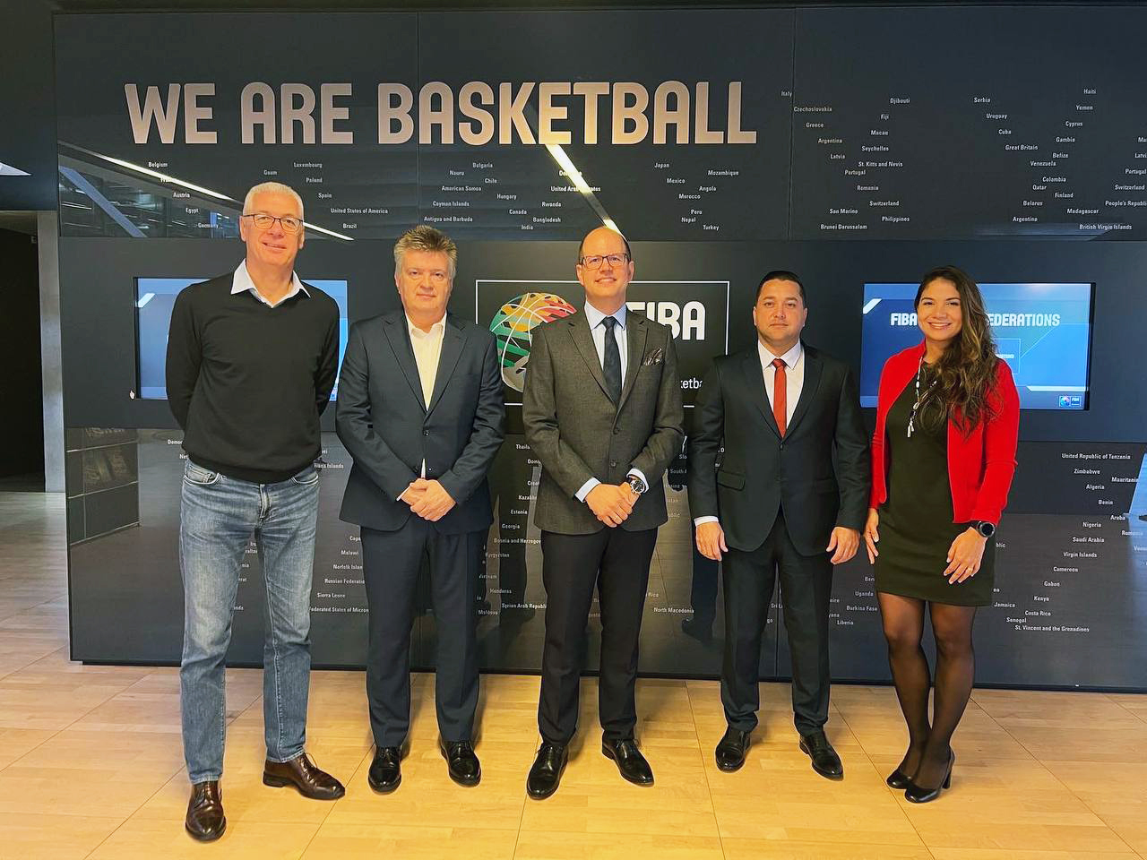 Delegación de la FVB visitó la sede de FIBA en Suiza