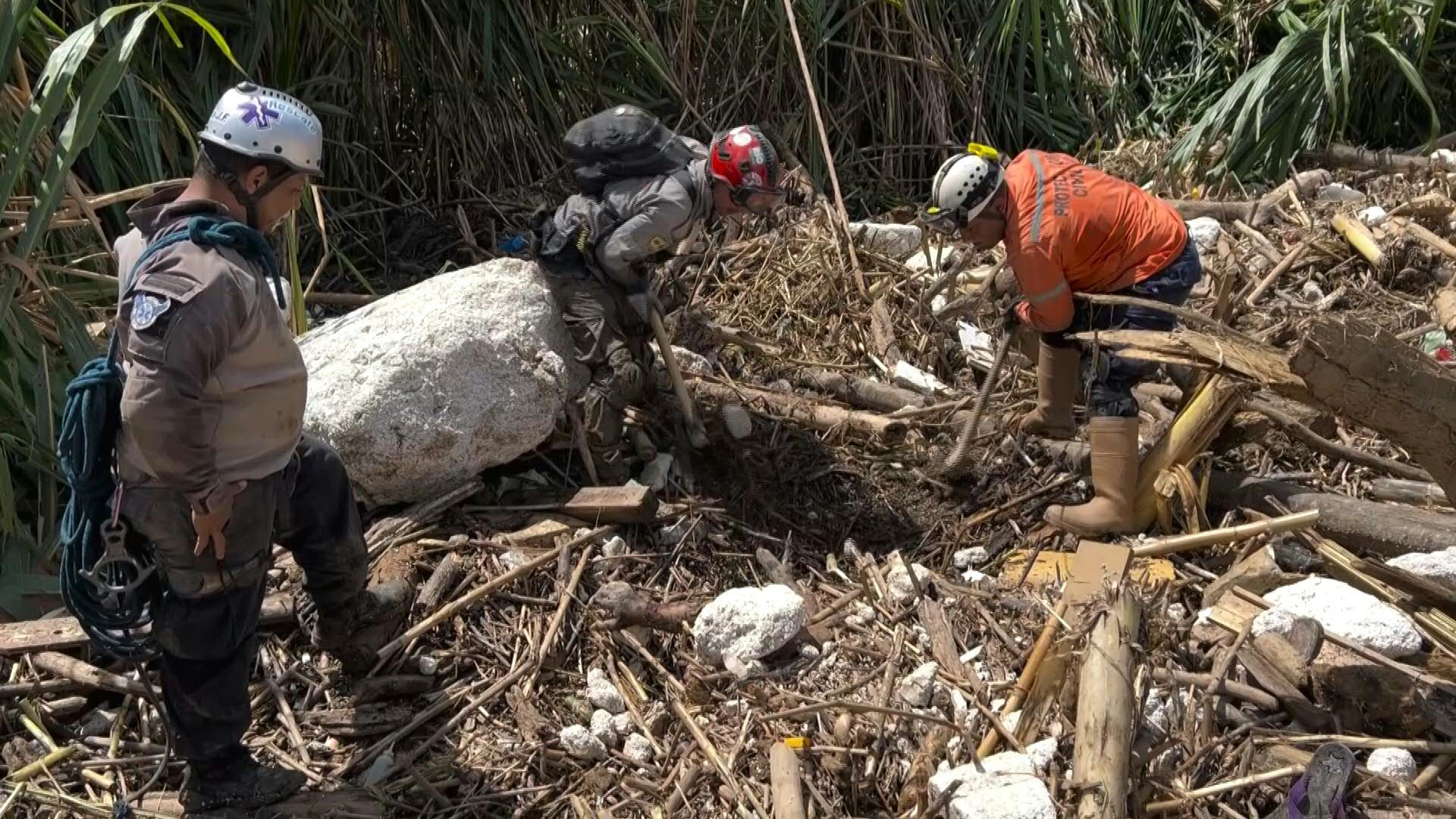 Ascendió a 50 el número de fallecidos por deslave en Las Tejerías