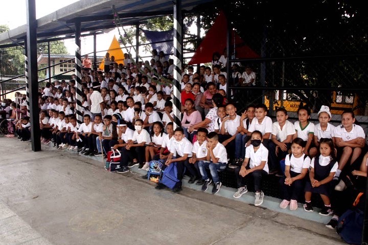 Gdor. Pereira: en Lara se trabaja para brindar una educación de calidad