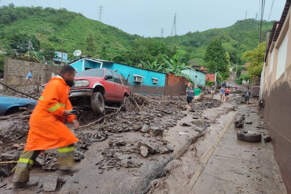 Lluvias dejan cuatro fallecidos en Anzoátegui y daños e inundaciones en Margarita