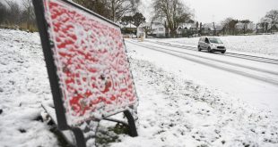 Reino Unido registra fuerte nevada que paraliza el transporte