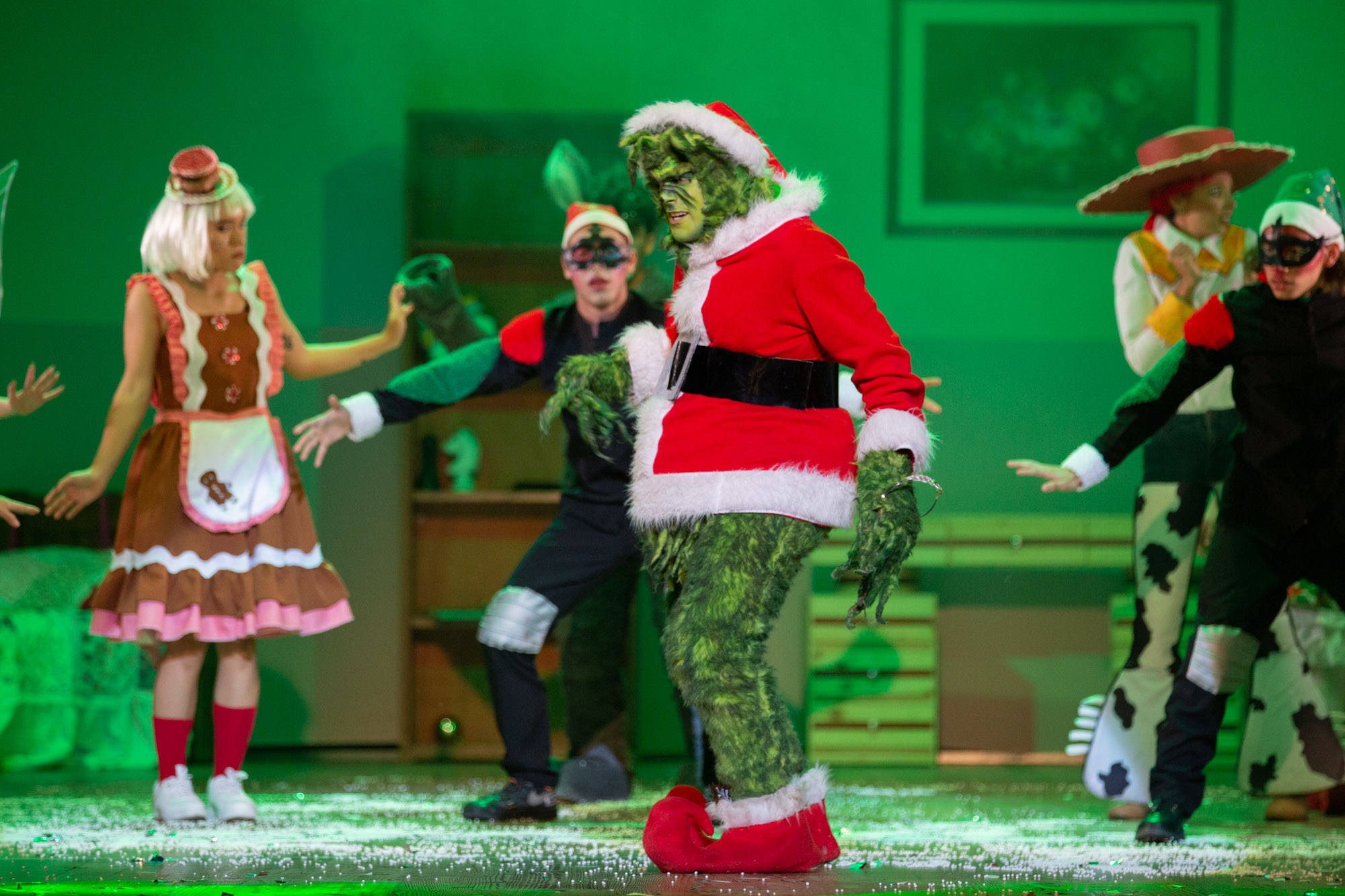 Compañía de Arte RB presentó “El Grinch, el regalo más especial”