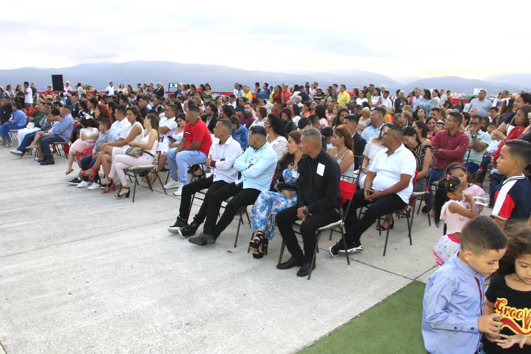 36 parejas se unieron en matrimonio colectivo desde el Manto de María Divina Pastora