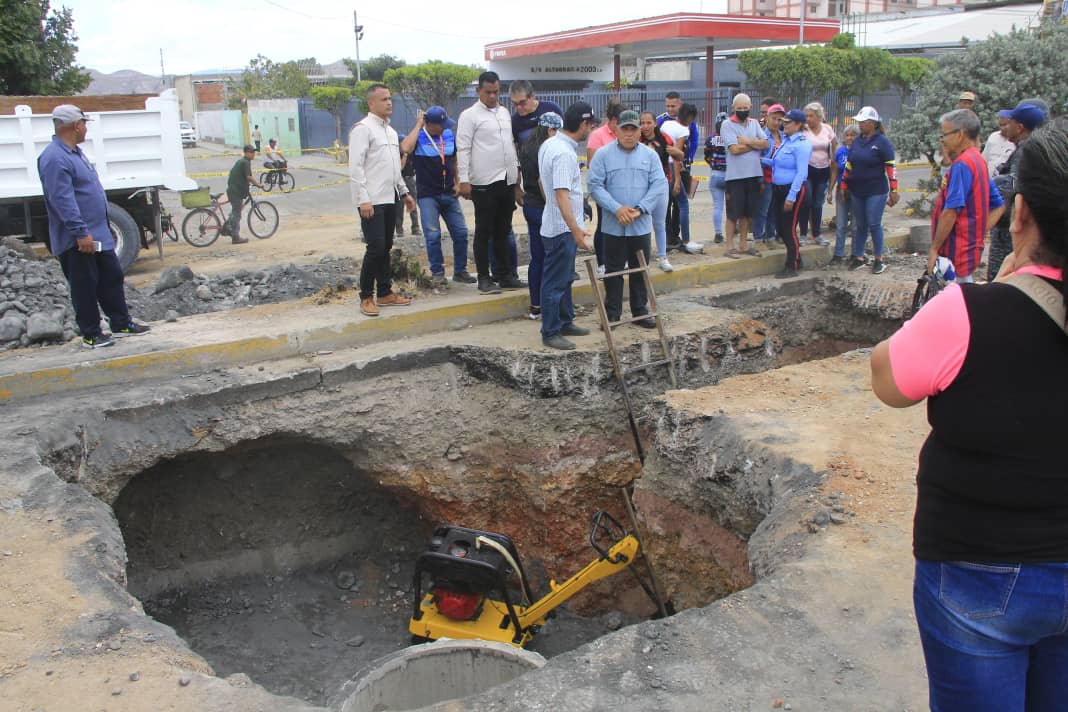 Hidrolara ejecuta sustitución de válvula de 12” en la Avenida Florencio Jiménez